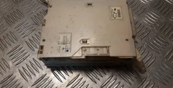 Lexus GS 300 350 430 450H Fuse module 8273030271 509051192