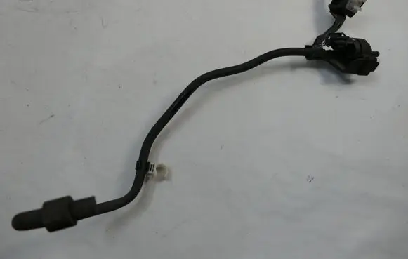 Mazda 5 Vacuum valve 