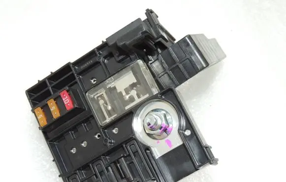 Toyota Yaris XP210 Fuse box set 82620K0020