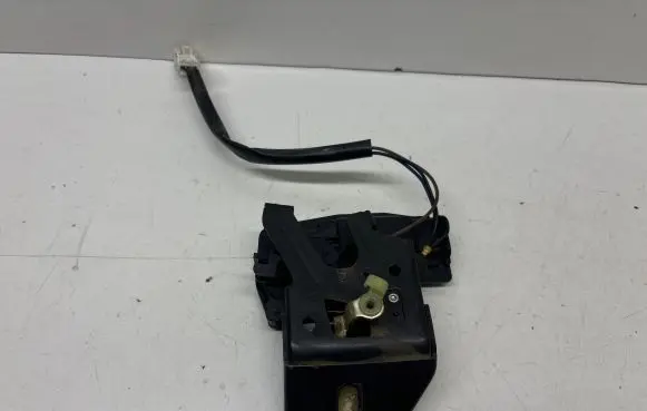 Chevrolet Epica Tailgate/trunk/boot lock/catch/latch