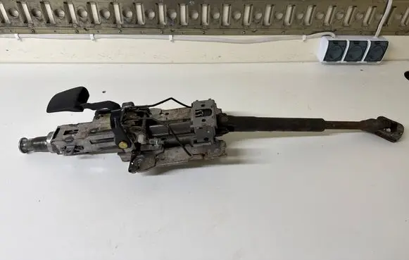 Volkswagen Caddy Steering column universal joint 1T1419502L 05041809