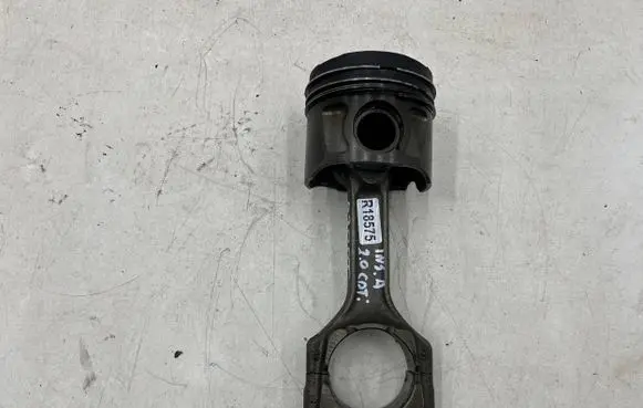 Opel Insignia A Piston with connecting rod