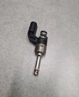 Audi A3 S3 8P Fuel injector 03C906036F IHP072