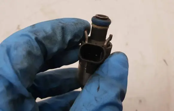 Audi A3 S3 A3 Sportback 8P Fuel injector 3324