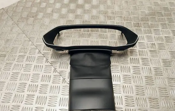 Skoda Octavia Mk4 Steering wheel column trim 5E3858560 202018 5E3858565