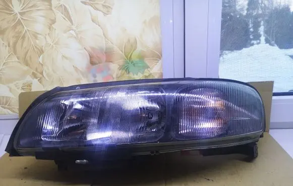 Volvo V70 Headlight/headlamp 8662925