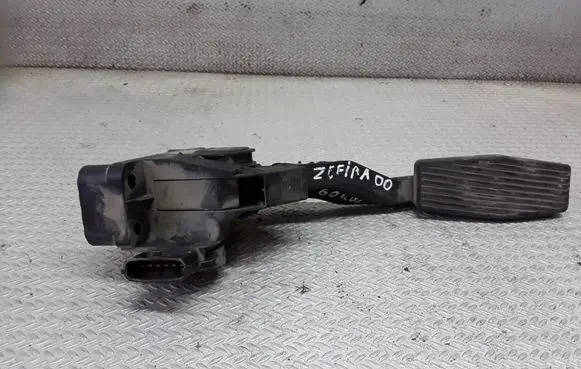 Opel Zafira A Accelerator throttle pedal 0281002298 90581208