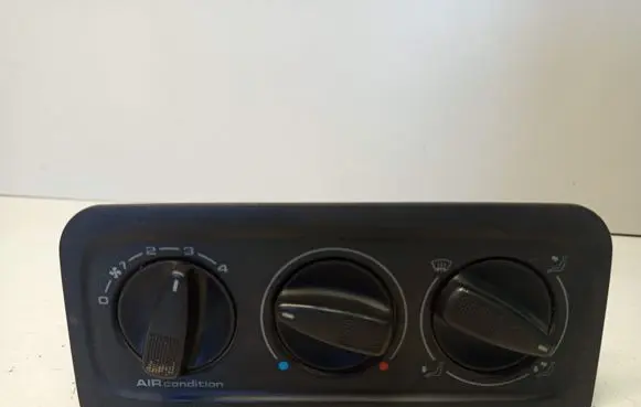 Volkswagen Golf III Climate control unit 1H0819045C 1H0820045C
