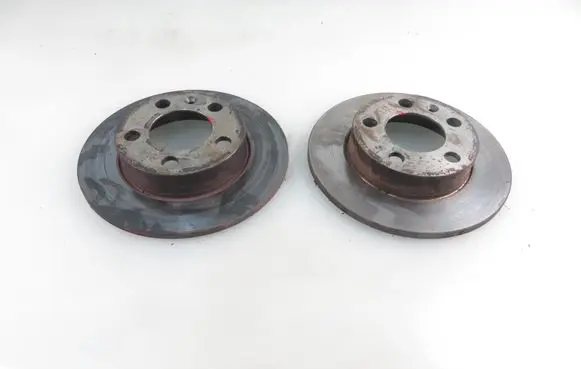 Volkswagen Golf IV Rear brake disc 