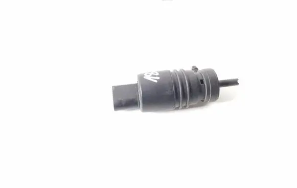 Mercedes-Benz CLS C219 Windscreen/windshield washer pump A2218690121