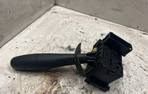Renault Trafic II (X83) Wiper control stalk 8200070265
