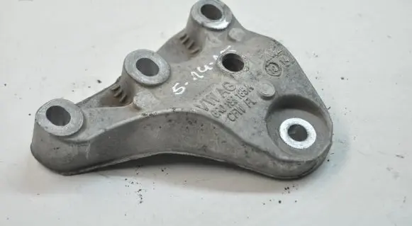 Audi A1 Engine mounting bracket 6R0199185A