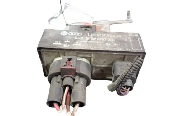 Skoda Fabia Mk2 (5J) Fan control module 