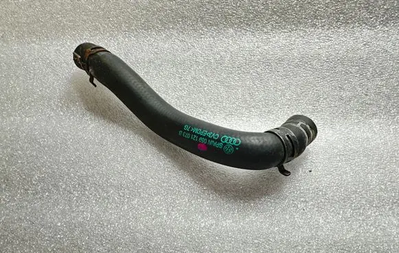 Engine coolant pipe/hose