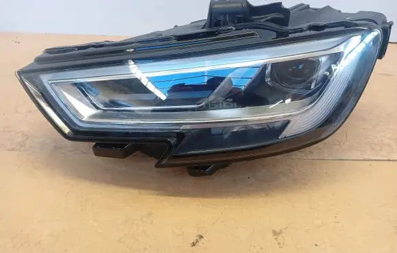 Audi A3 S3 8V Headlight/headlamp 8V0941033C