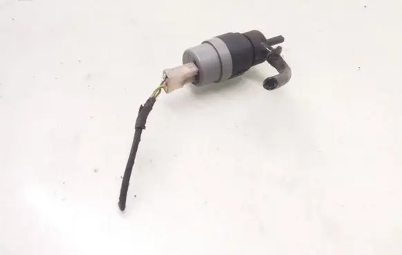 Audi A6 S6 C4 4A Windscreen/windshield washer pump 431955651