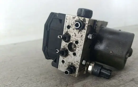 Volkswagen PASSAT B5.5 ABS Pump 