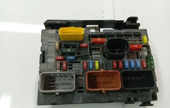 Peugeot Expert Fuse box set 9675878780