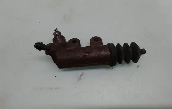 Clutch slave cylinder
