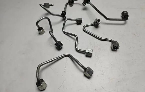 Volkswagen Caddy Fuel injector supply line/pipe 071115 071113 071031