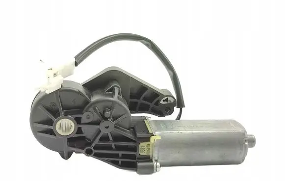 Mercedes-Benz CLS C219 Seat adjustment motor A0068205942