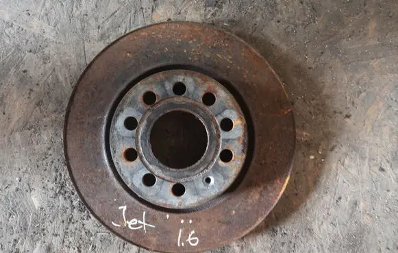 Volkswagen Jetta V Front brake disc