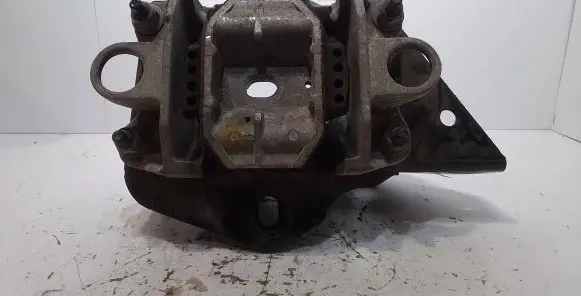 Ford Mondeo Mk III Engine mount bracket 1S717M123BC C9H7A