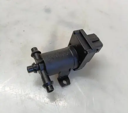 Mercedes-Benz E W210 Turbo solenoid valve A2028000178