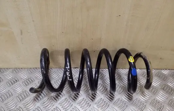 Nissan Primastar Front coil spring