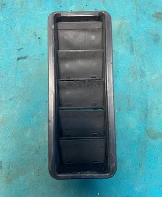 Jaguar F-Pace Quarter panel pressure vent GX63280B62AA LR129973 GX63-280B62-AA
