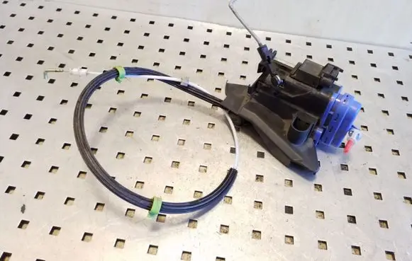 Audi A8 S8 D2 4D Rear door lock 4D0839016D