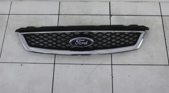 Ford Focus ST Front bumper upper radiator grill 4M5J8200AAW