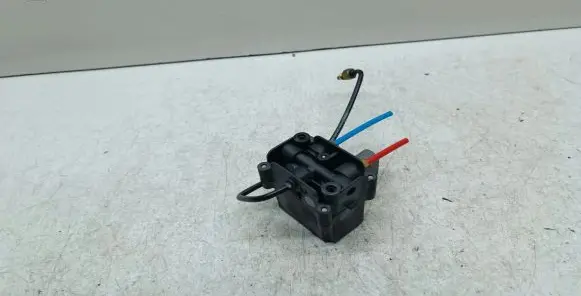 BMW X5 E70 Air suspension valve block 