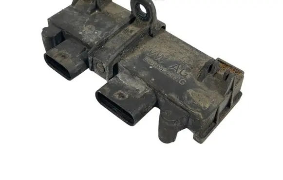 Skoda Superb B8 (3V) Tailgate/trunk control unit/module 3AA962243