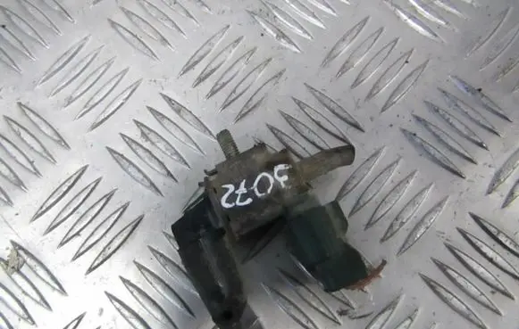 Nissan Primera Turbo solenoid valve K5T46581