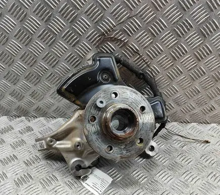 Volkswagen Multivan T6 Front wheel hub 7T0407621A 7T0407253B