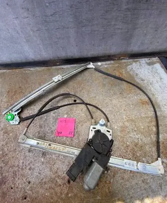 Renault Laguna II Front door window regulator with motor 