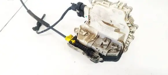 Audi A4 S4 B8 8K Rear door lock 8K0839015