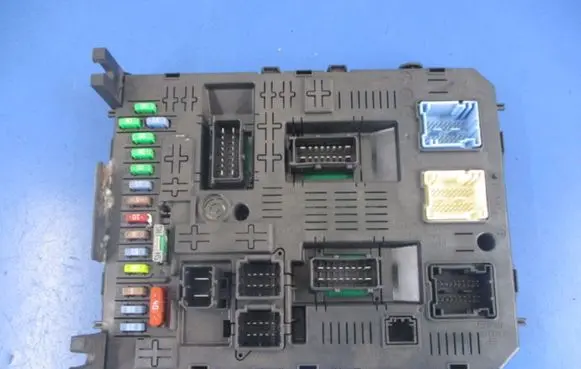 Citroen C5 Fuse box set 966405888002