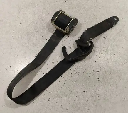 Middle seatbelt (rear)