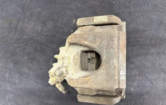 Peugeot 508 Front brake caliper 9686563780
