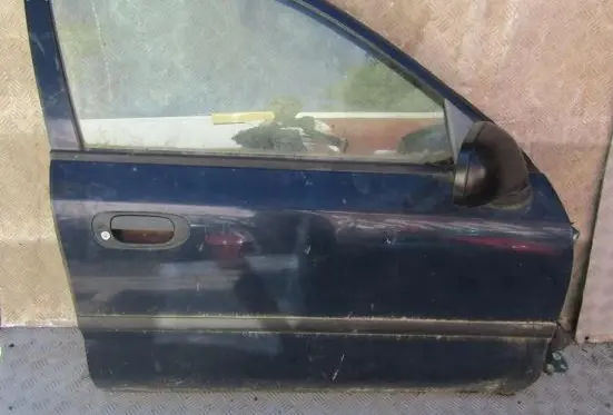 Mitsubishi Carisma Front door