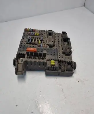 Volvo S60 Fuse module 8676391 12217799 04W443