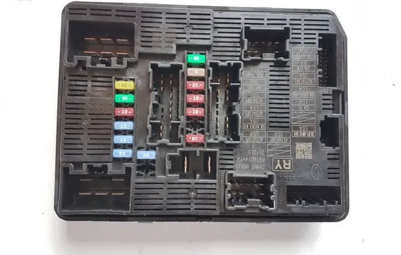 Nissan Qashqai J12 Fuse box set 284B76RA1B