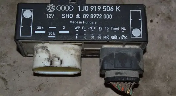 Skoda Octavia Mk2 (1Z) Coolant fan relay 1J0919506K 898972000