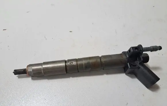 BMW X5 F15 Fuel injector 7823461 7823462