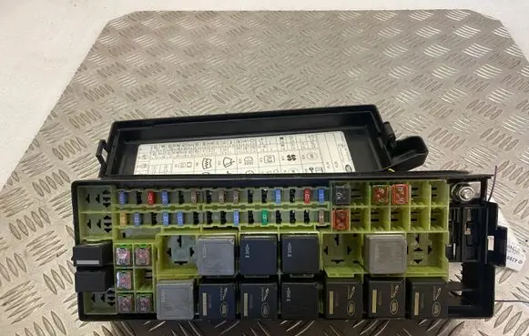 Jaguar XE Fuse module FPLA14K016AA