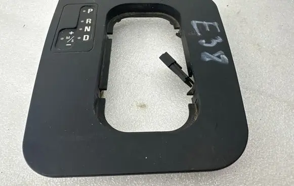 BMW 7 E38 Gear shifter surround trim plastic 8221520 901202090000