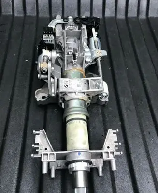 Steering wheel axle set