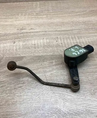 Volkswagen Touareg I Headlight/headlamp level sensor 1T0907503